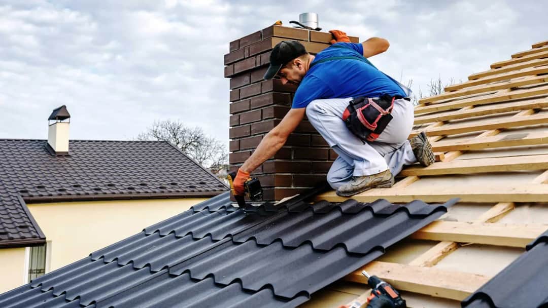 Ile kosztuje m2 dachu z dachówki ceramicznej? Zaskakujące ceny i czynniki wpływające na koszt