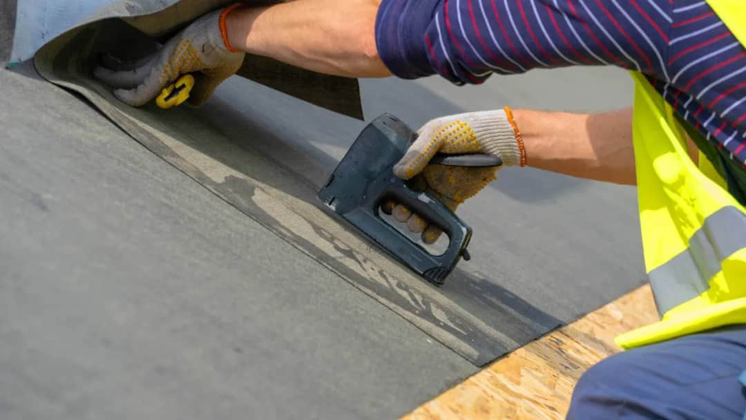 Papa wyglądająca jak dachówka – właściwości, zalety i zastosowanie w budownictwie