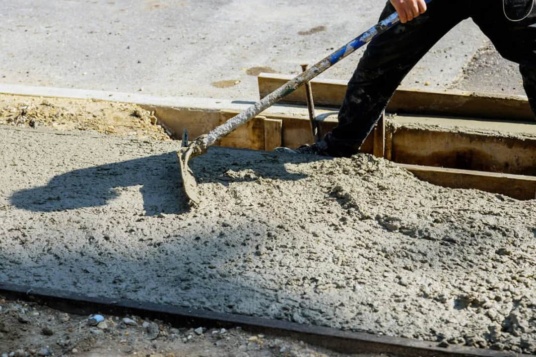 Ile wiąże beton B25 na stropie? Kluczowe informacje, które musisz znać