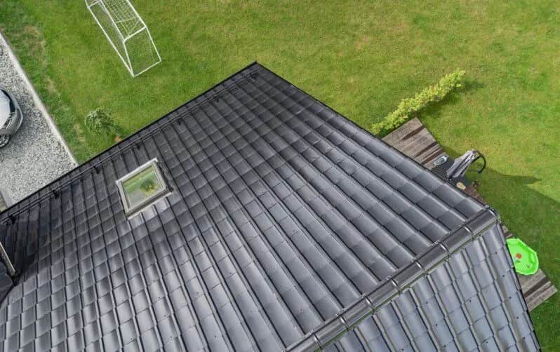 Jak prawidłowo rozmieścić dachówki wentylacyjne na dachu dla lepszej wentylacji