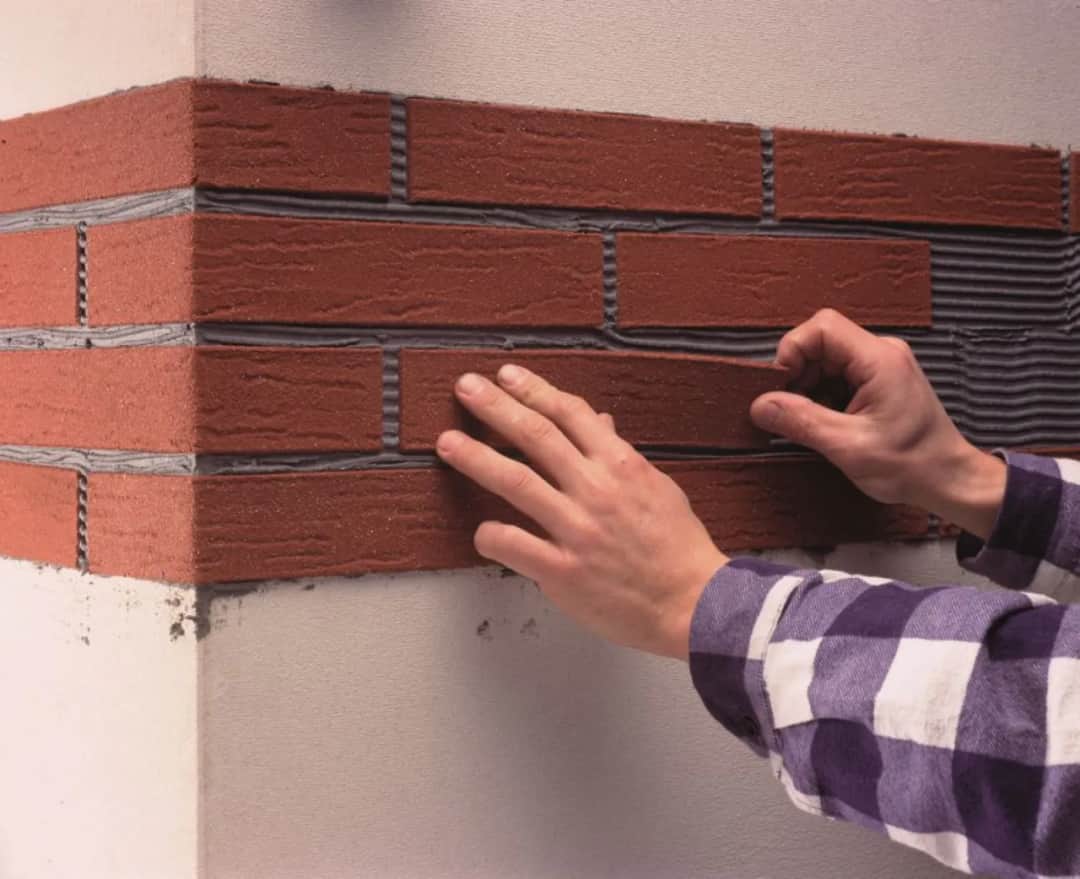 Ile kosztuje położenie płytek klinkierowych na elewacji? Zobacz pełne koszty!