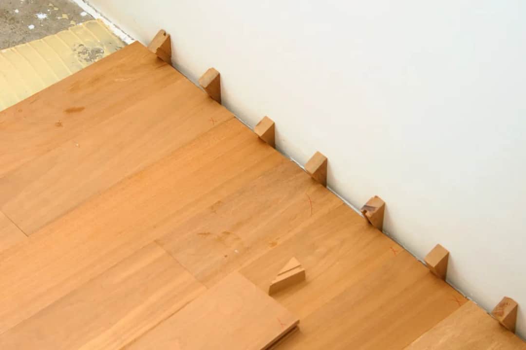 Czy wylewka wzmacnia strop? Odkryj prawdę o jej skuteczności