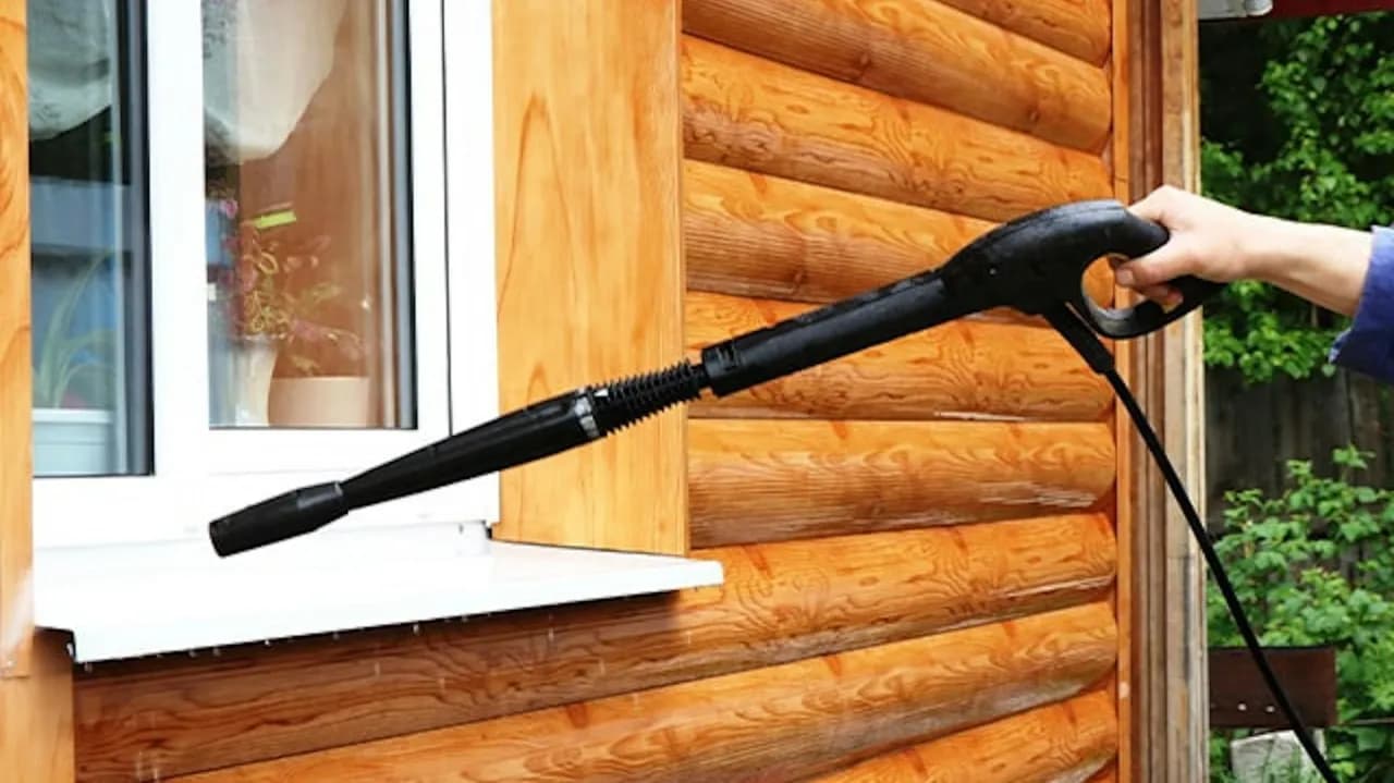 Skuteczne sposoby na to, czym wyczyścić elewację budynku bez uszkodzeń