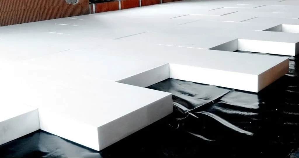 Jaki styropian na strop? Kluczowe informacje o wyborze i grubości izolacji