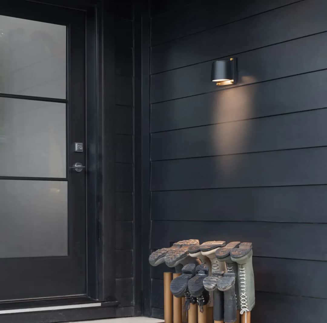 Jak przymocować lampki do elewacji: proste kroki i niezbędne materiały