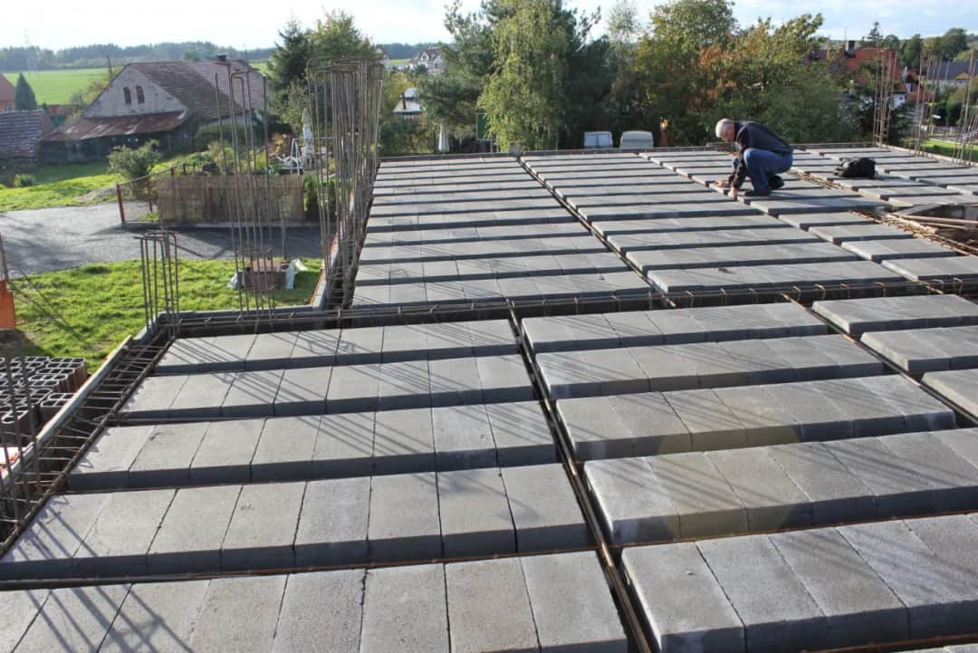 Strop Teriva czy żelbetowy – które rozwiązanie jest tańsze i lepsze?